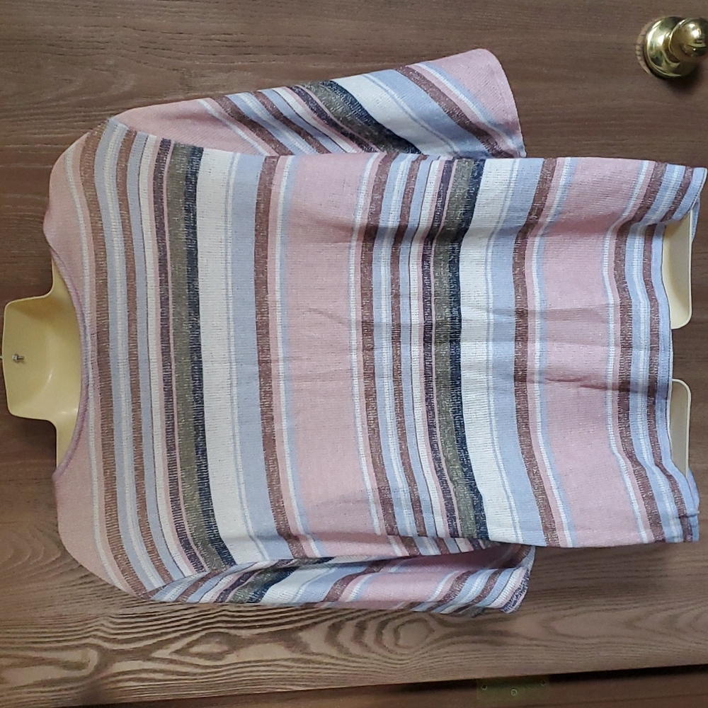Excellent Lightweight Flowy Sweater - Picture 2 of 8